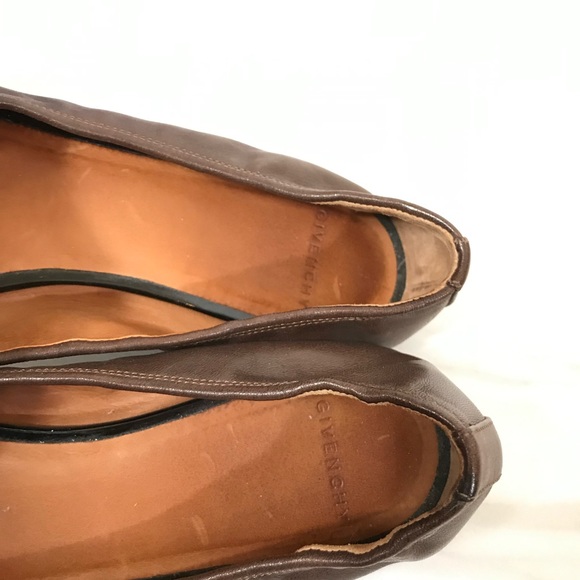 Givenchy Pointed Toe Flats - Picture 3 of 8